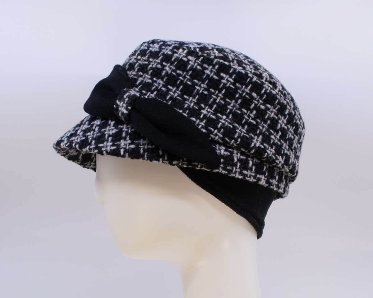 Black & Grey: Mao Now - Black (Side View) (Ear Cuff)