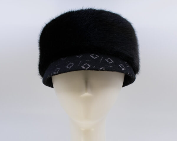 Black & Grey: Trapper Jane - Square/Sochi (Faux Fur)