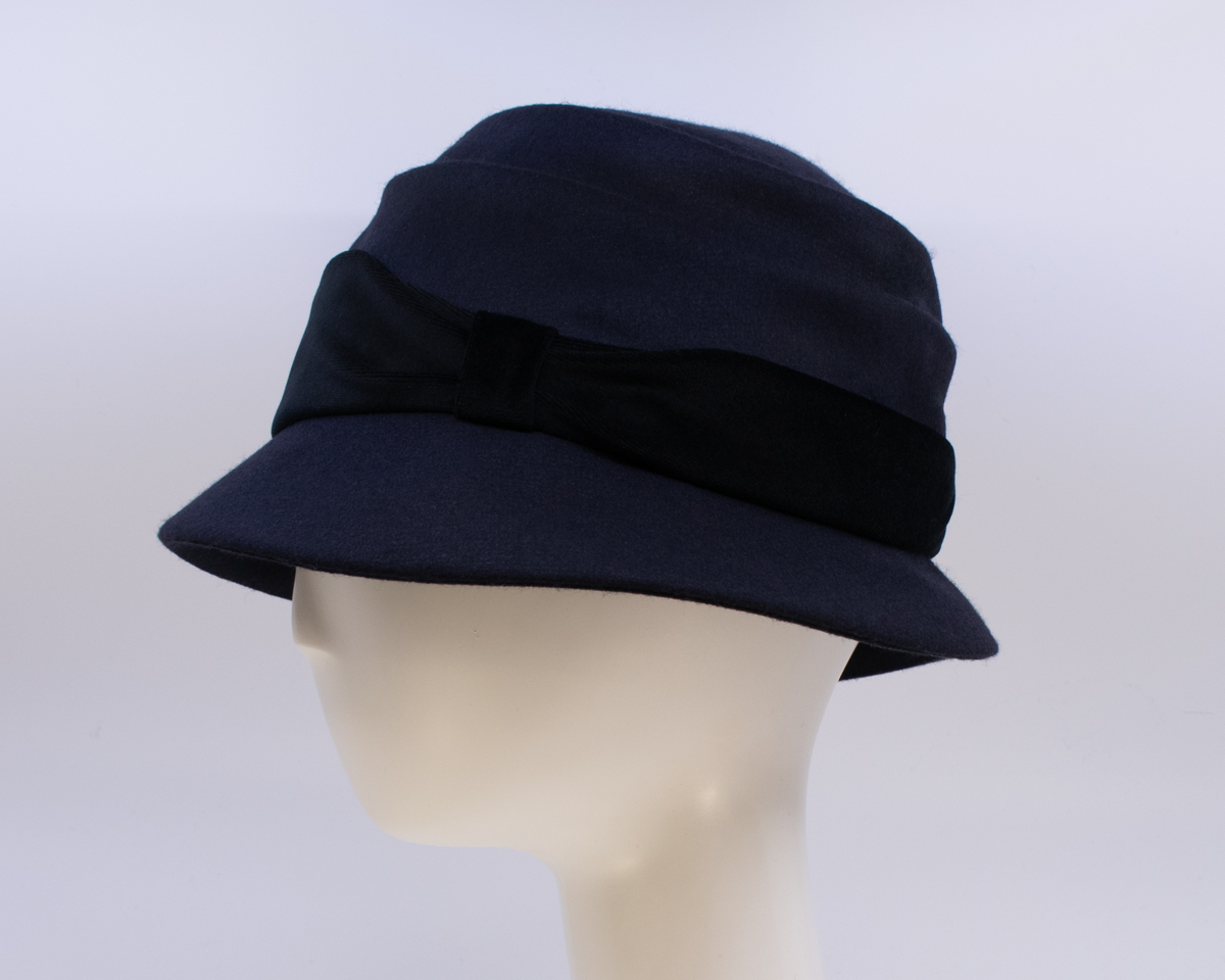 Wool Classic: Freda (Velvet) - Navy/Black (Side View)