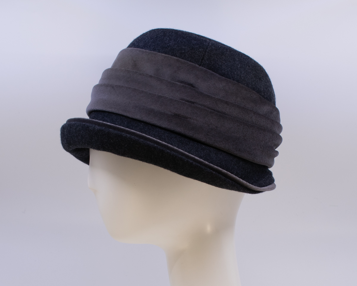 Wool Classic: Jeanette (Velvet) - Midnight/Grey (Side View)
