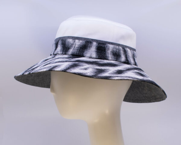 Greys: Isabella - White/Wave (Side View)