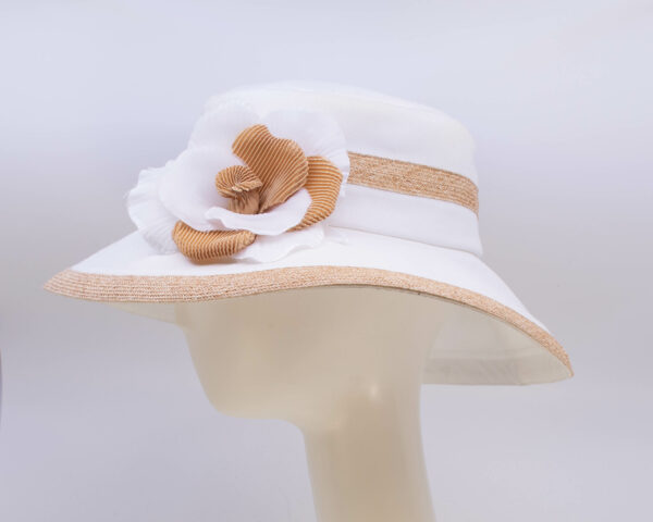 Lake Country: Isabella - White/Rattan (Side View)