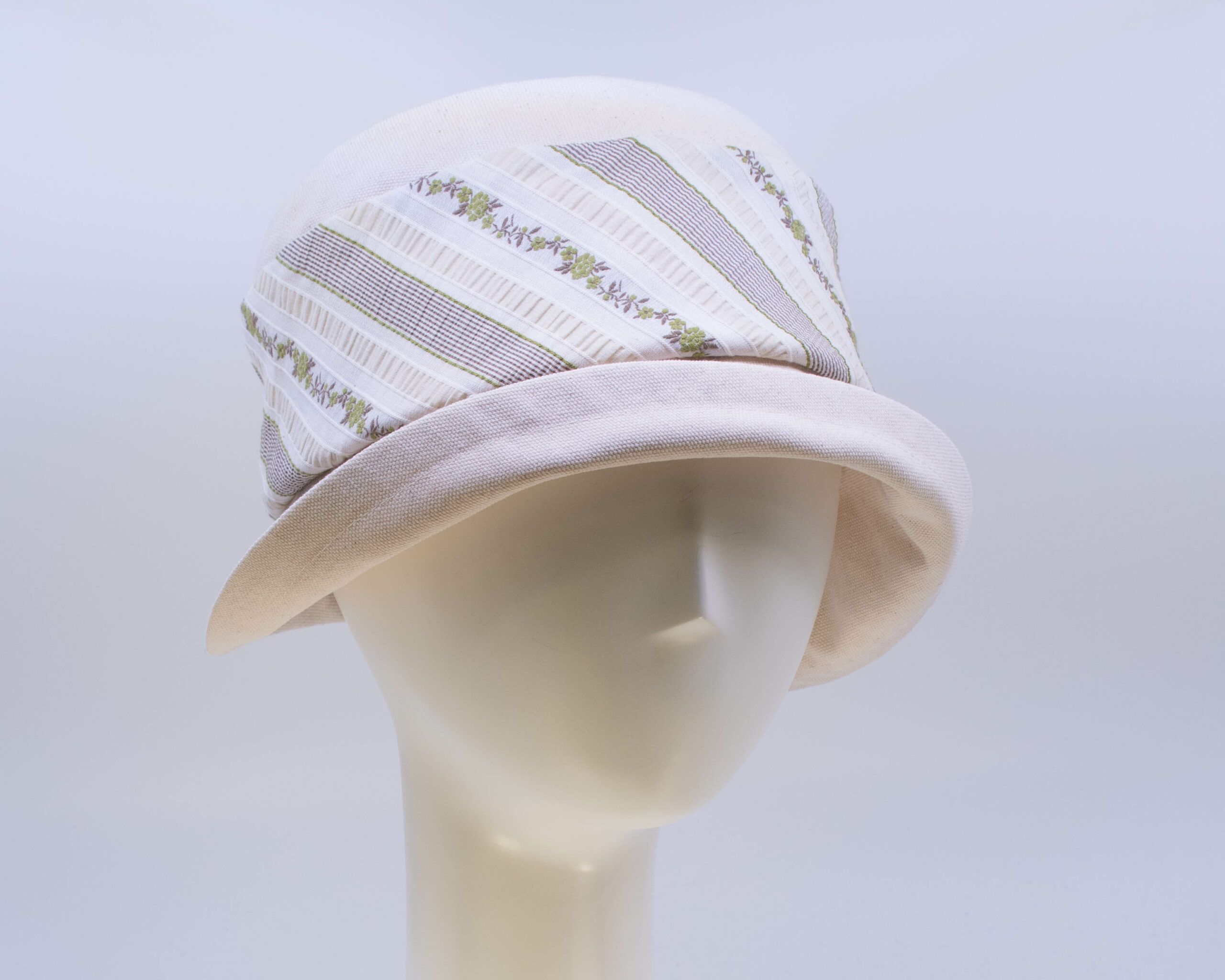 Rose Garden: Jeanette - Natural/Garland-v2 (Side View 2)