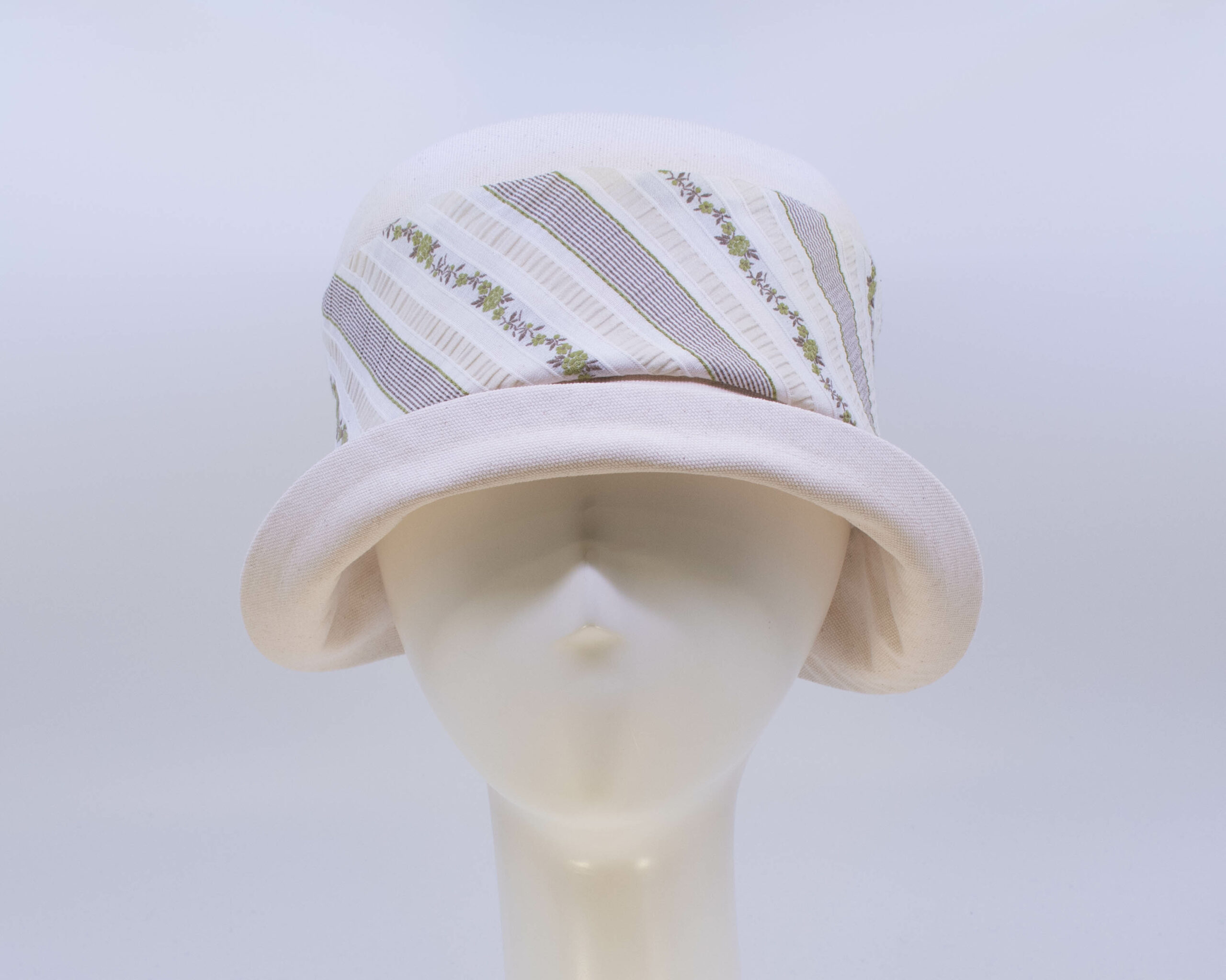 Rose Garden: Jeanette - Natural/Garland-v2