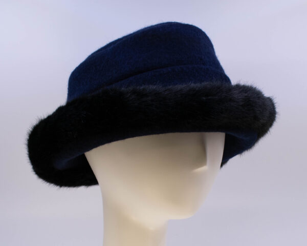 Boiled Wool: Stella - Navy/Sochi (Faux Fur) (Side View 2)