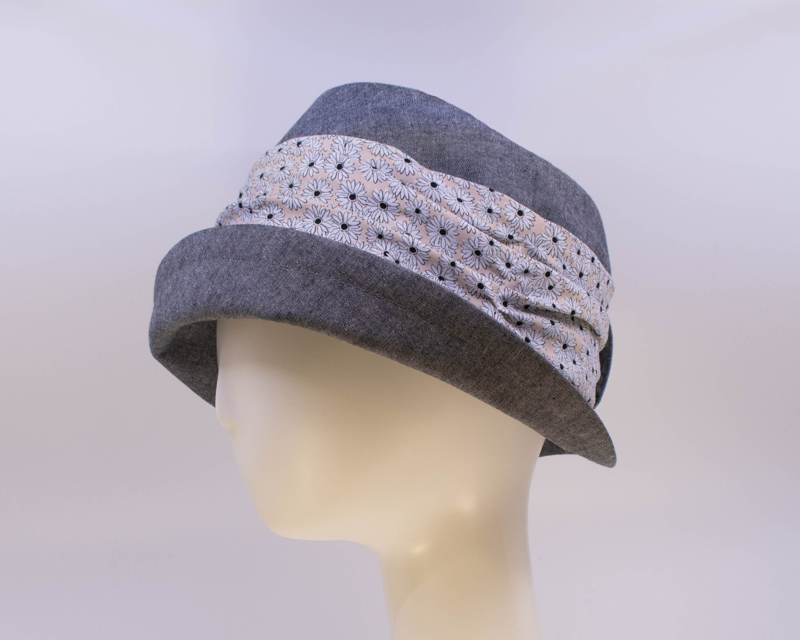 Chambray: Jeanette - Grey/Daisy (Side View)