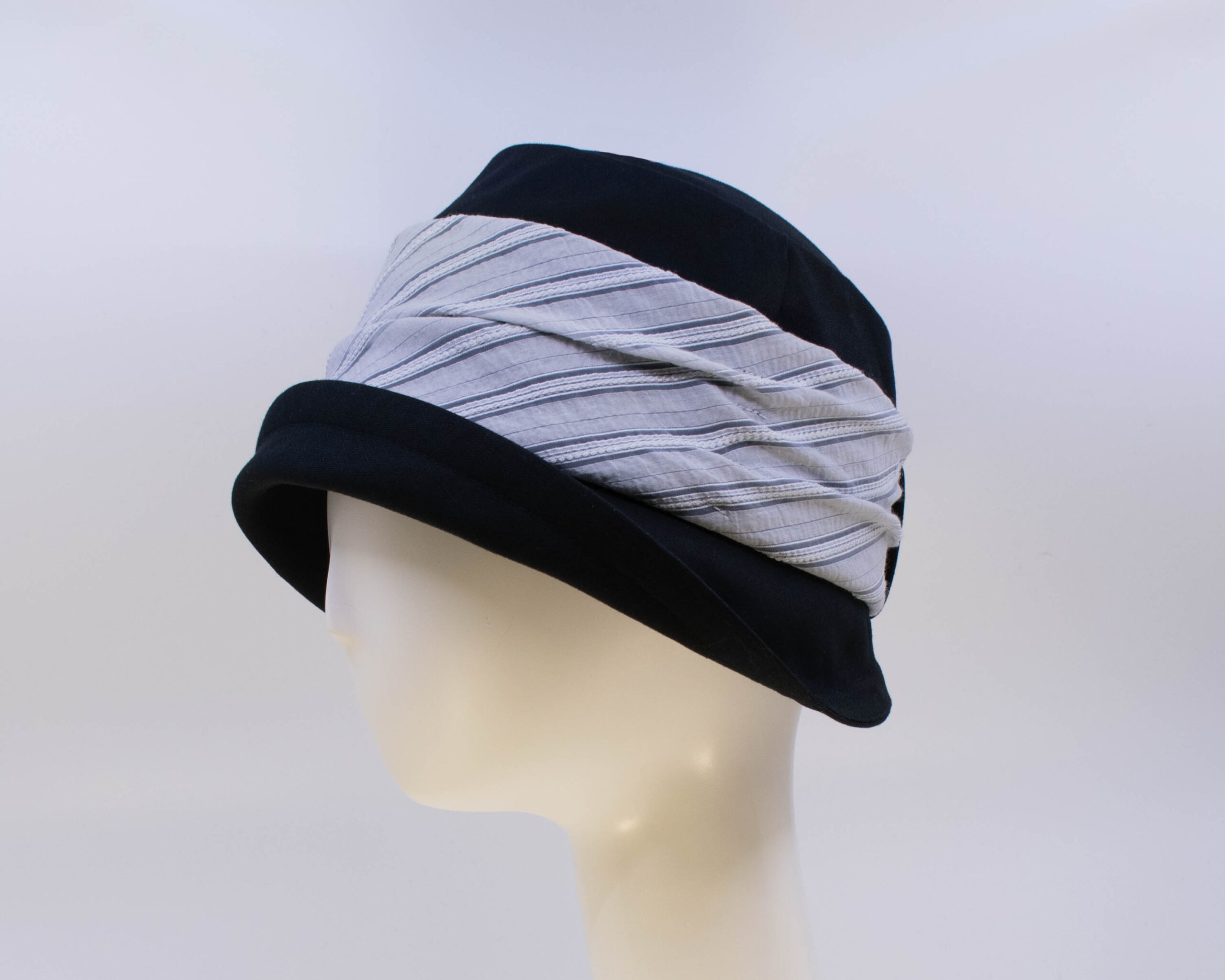 Gabriola: Jeanette - Black/Stripe (Side View)