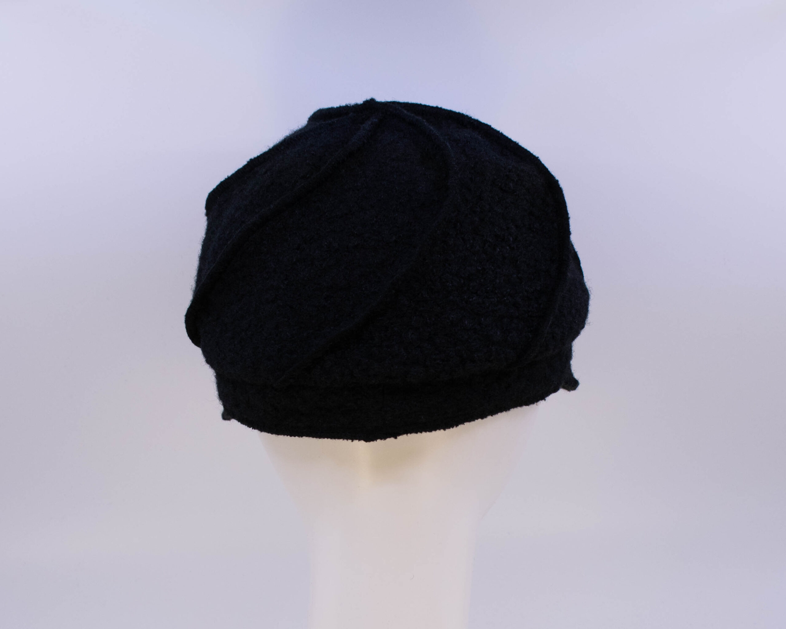 Vintage: Mercedes - Bouclé (Back View)