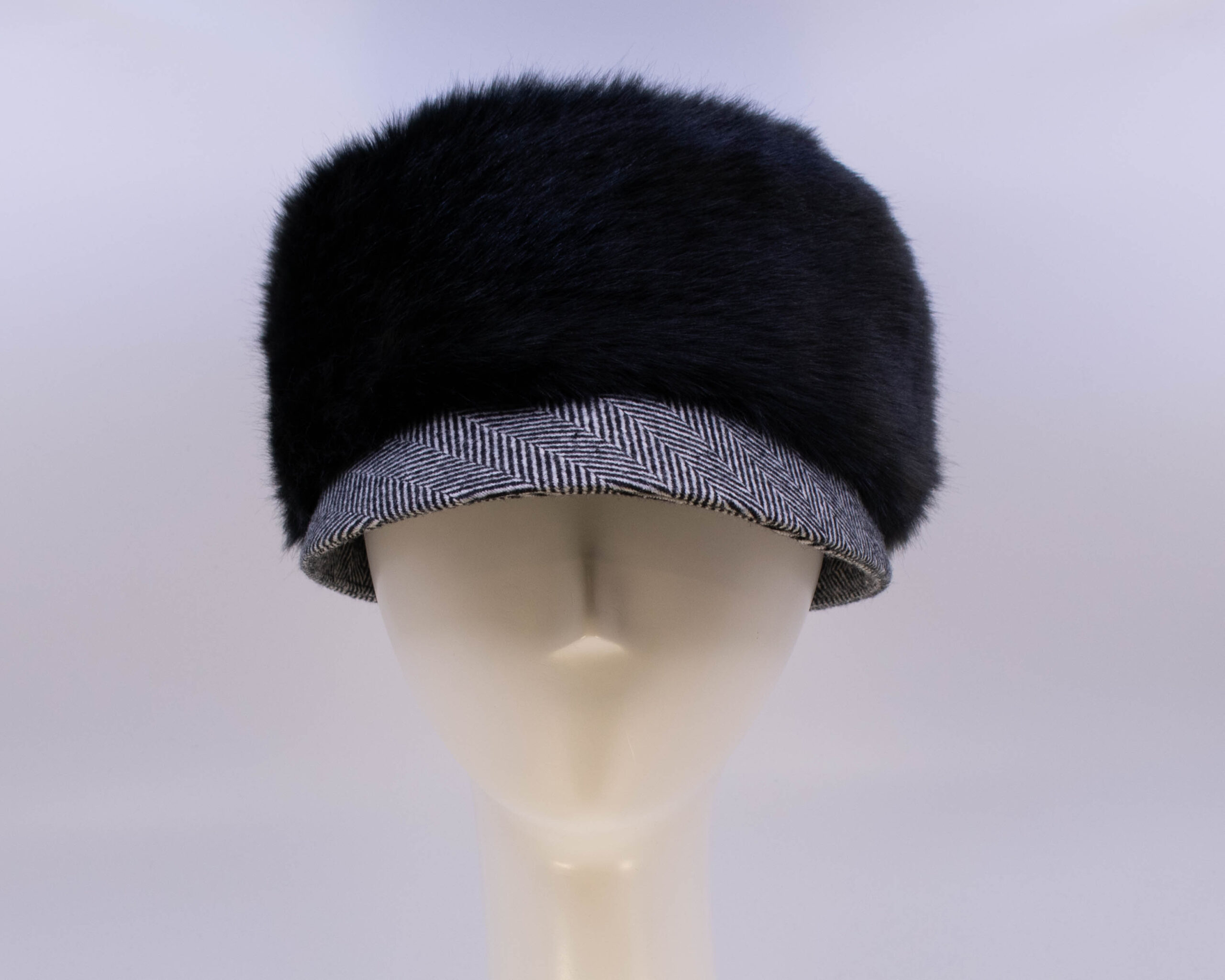 Vintage: Trapper Jane - Black & White/Sochi