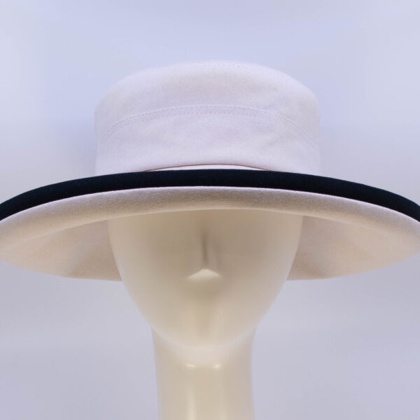 Lake Country: Pamela - Natural/Black