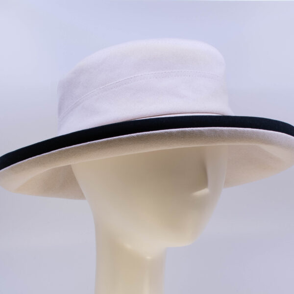 Lake Country: Pamela - Natural/Black (Side View 2)