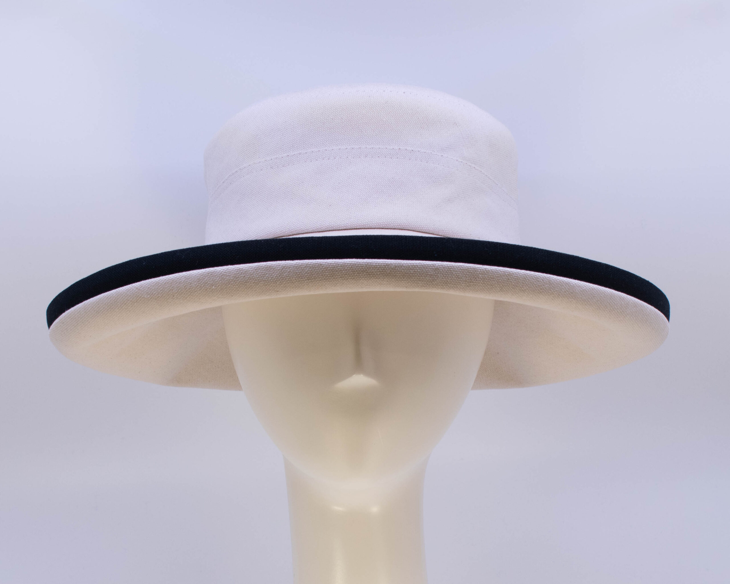 Lake Country: Pamela - Natural/Black