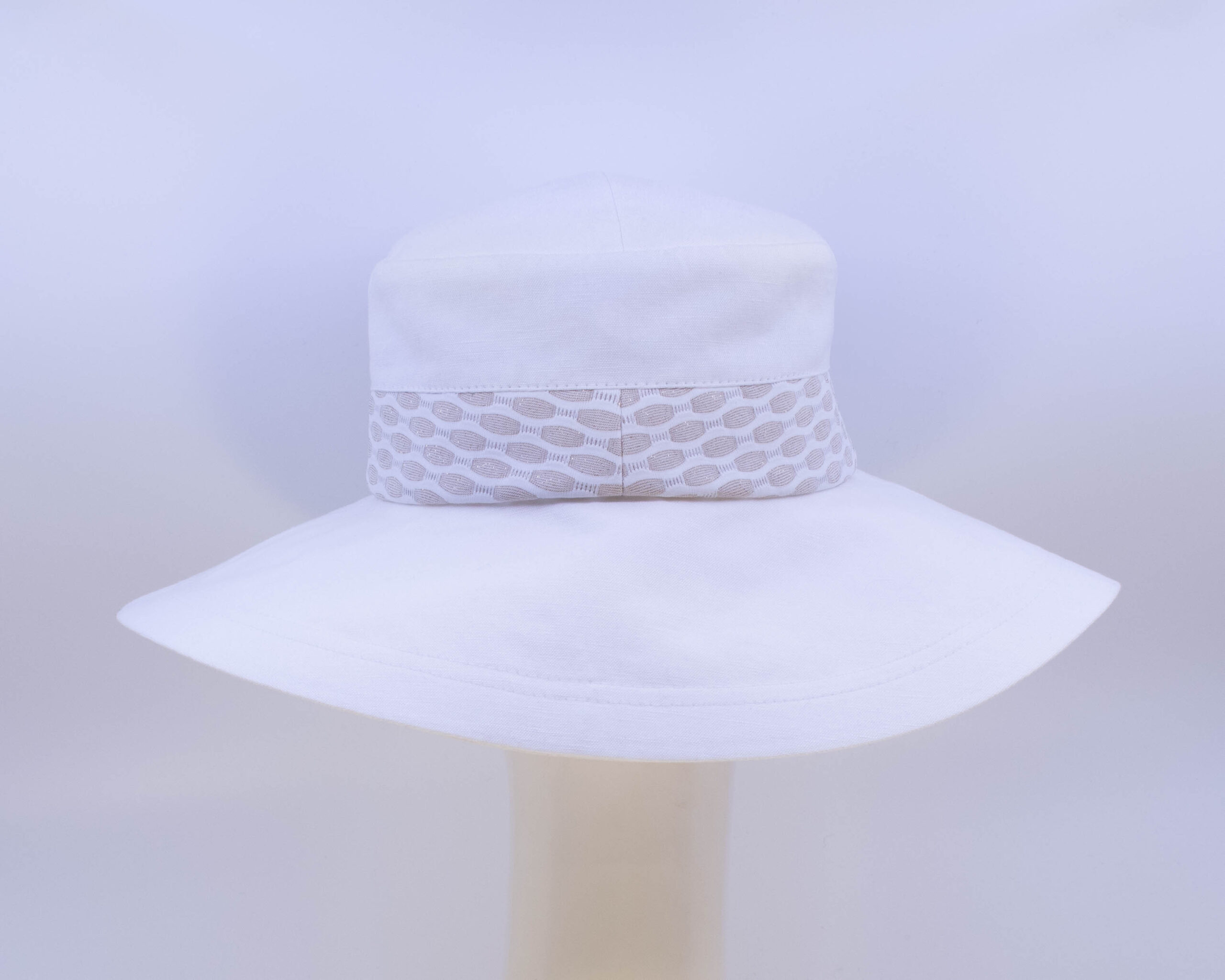 Gabriola: Isabella - White/Gold (Back View)