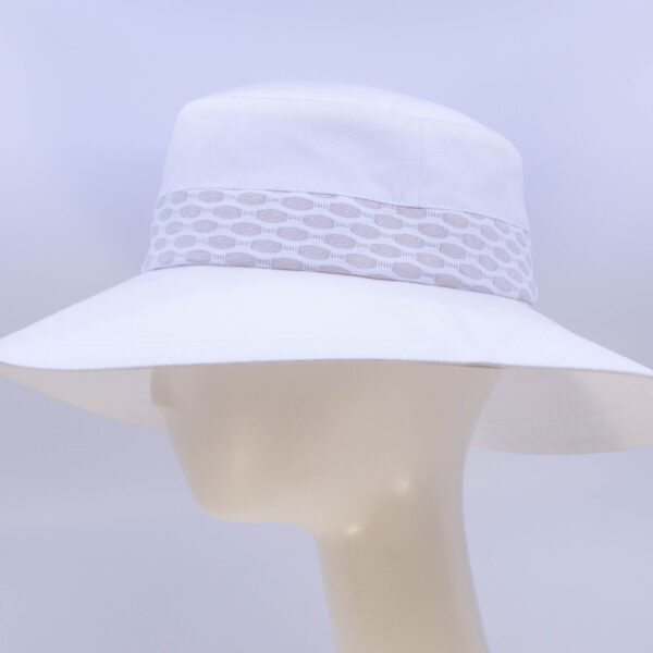 Gabriola: Isabella - White/Gold (Side View)