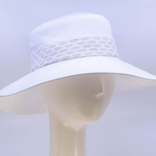 Gabriola: Isabella - White/Gold (Side View 2)