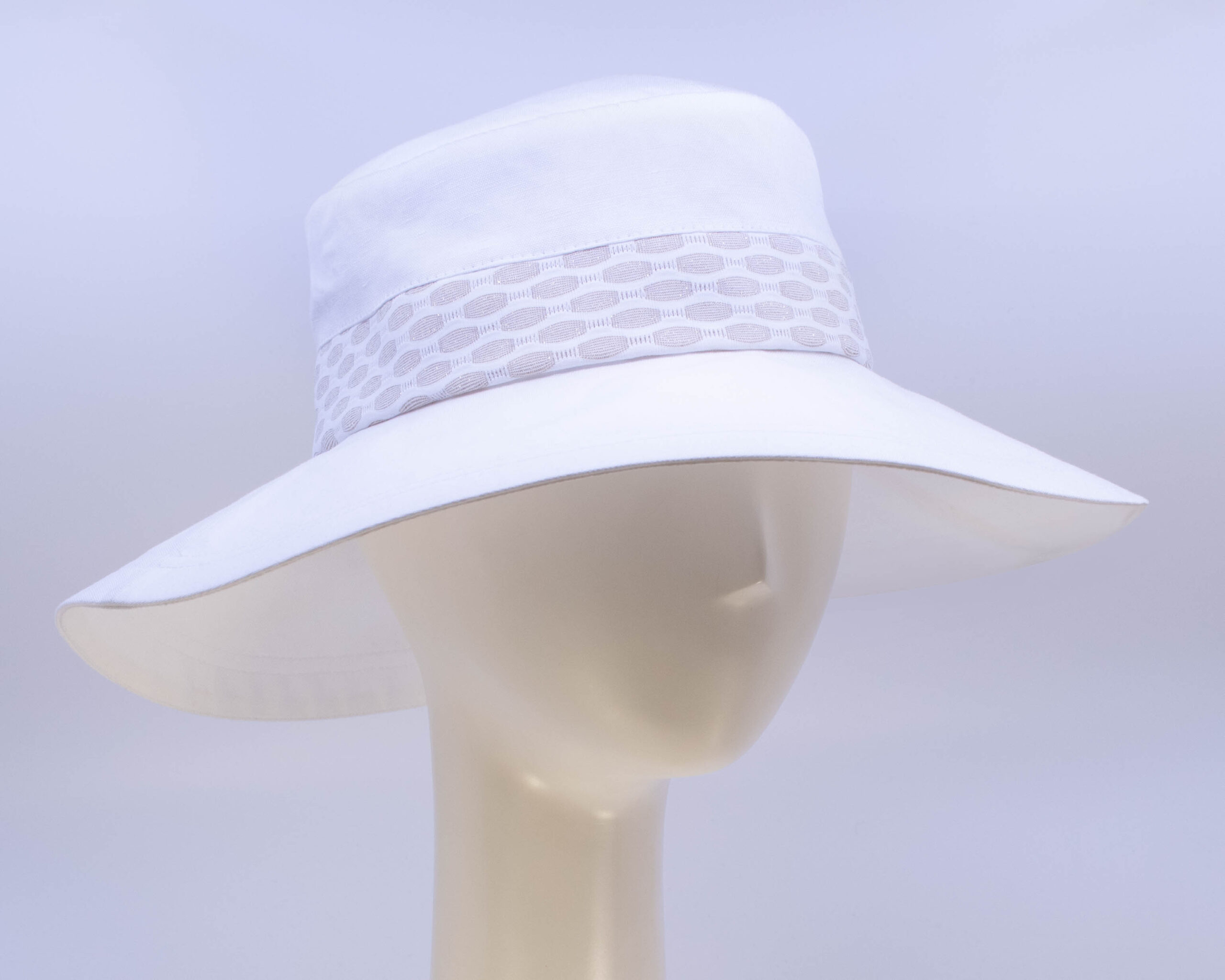 Gabriola: Isabella - White/Gold (Side View 2)