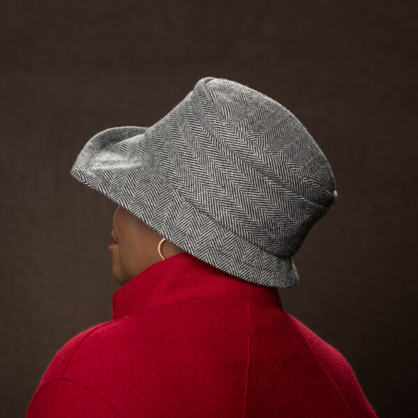 Town & Country: Grace - Blk/Wht 2