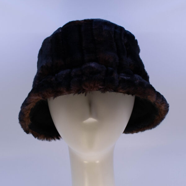 Tundra: Avery - Cherry Cola