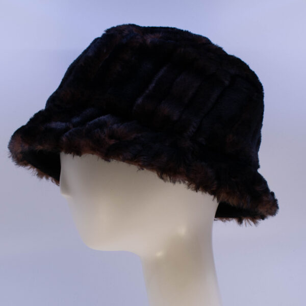 Tundra: Avery - Cherry Cola (Side View)