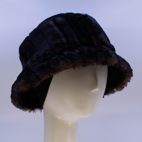 Tundra: Avery - Cherry Cola (Side View 2 Ear Cuff)