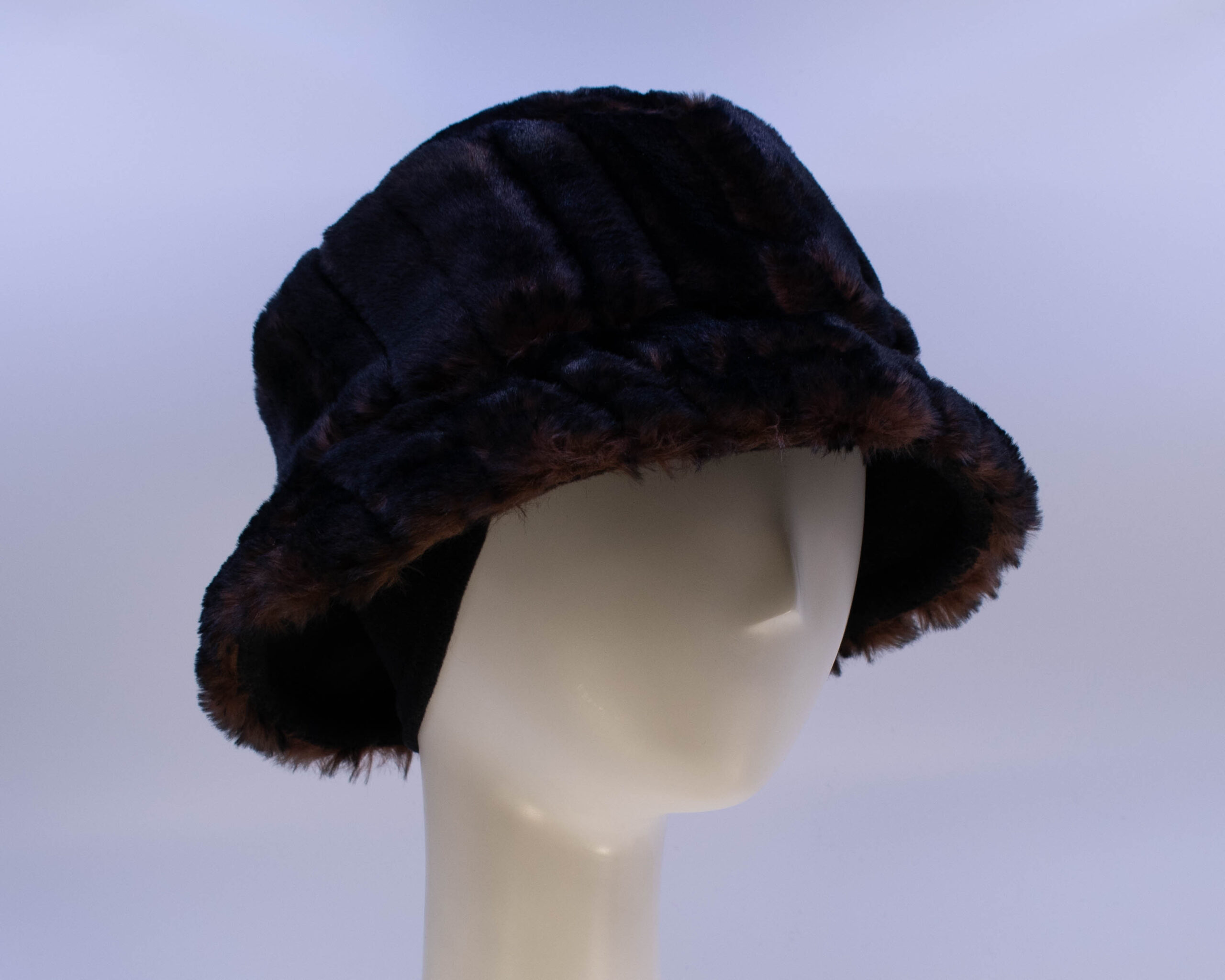 Tundra: Avery - Cherry Cola (Side View 2 Ear Cuff)