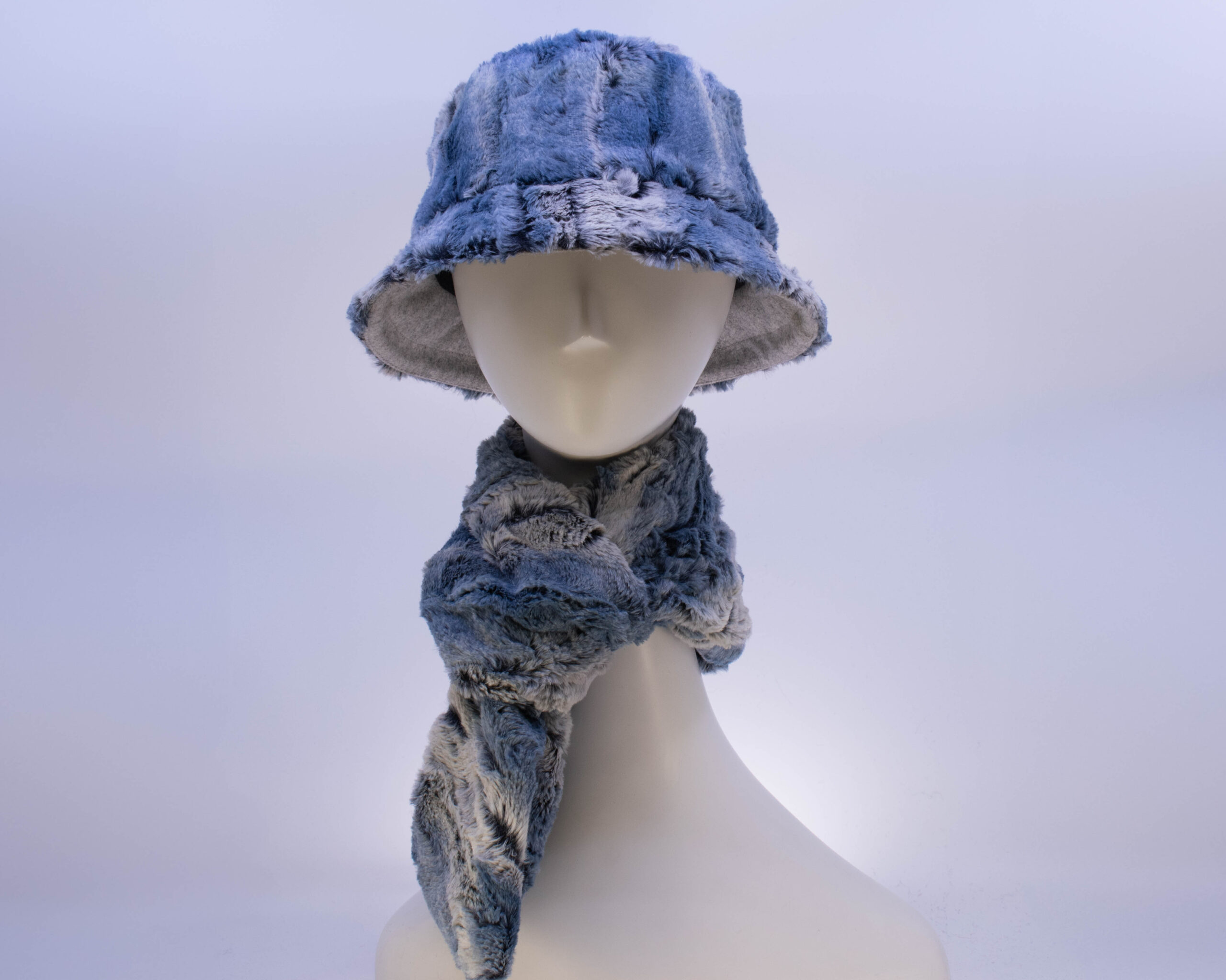 Tundra: Avery & Scarf - Denim