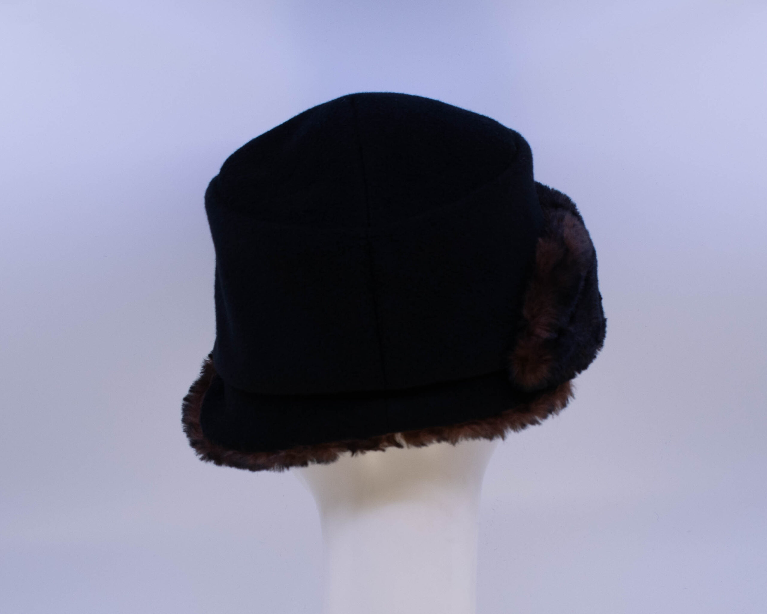 Tundra: Lauren - Black/Cherry Cola (Back View)