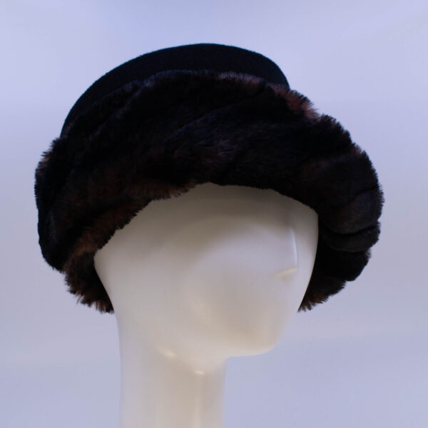 Tundra: Lauren - Black/Cherry Cola (Side View 2)