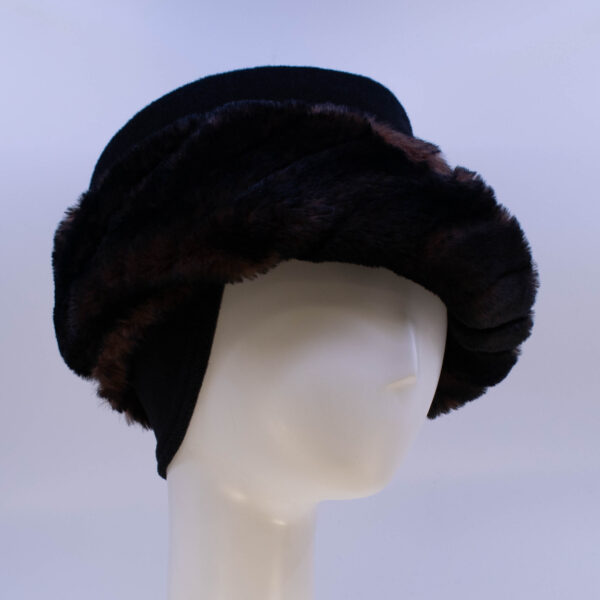 Tundra: Lauren - Black/Cherry Cola (Side View 2 Ear Cuff)