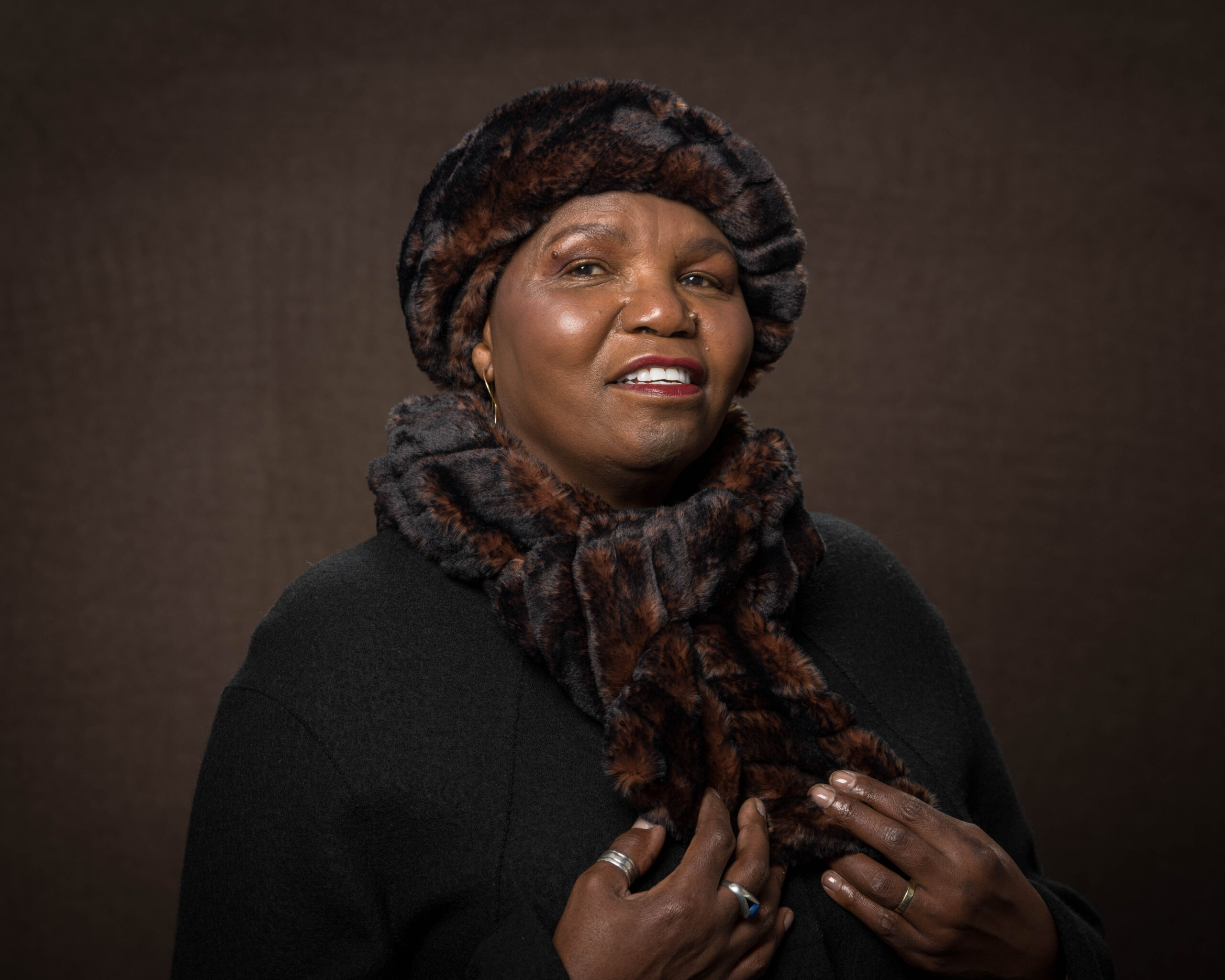 Tundra: Lauren & Scarf - Cherry Cola