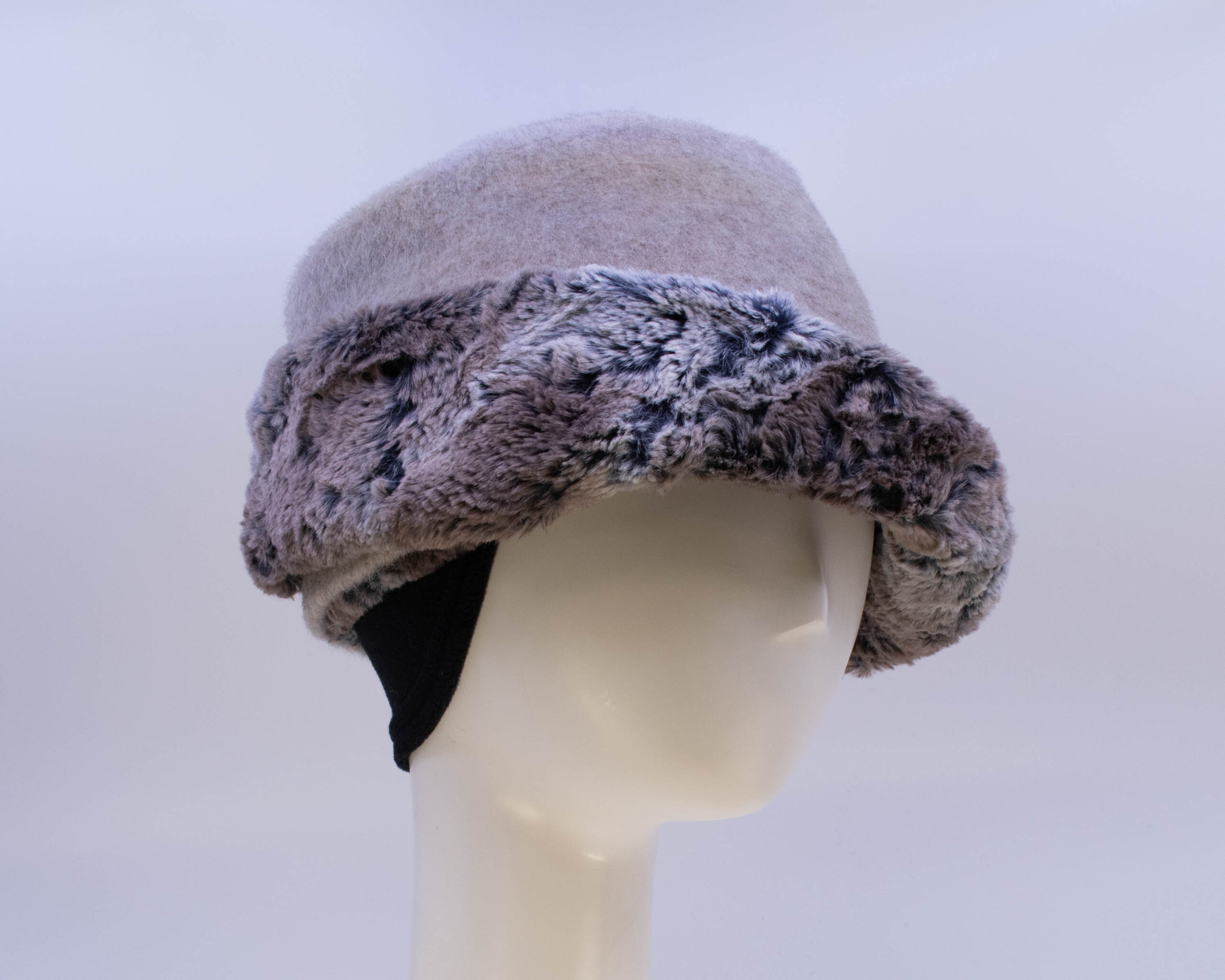 Tundra: Lauren - Sand/Mountain Fox (Side View 2 Ear Cuff)