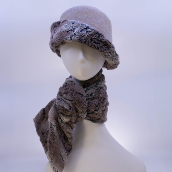 Tundra: Lauren & Scarf - Sand/Mountain Fox