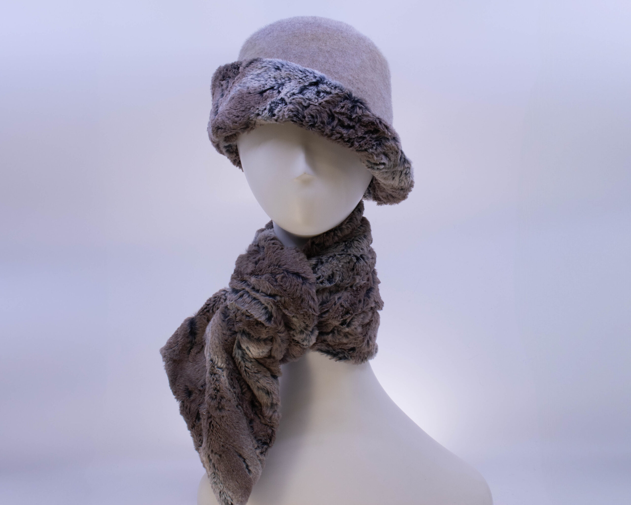 Tundra: Lauren & Scarf - Sand/Mountain Fox