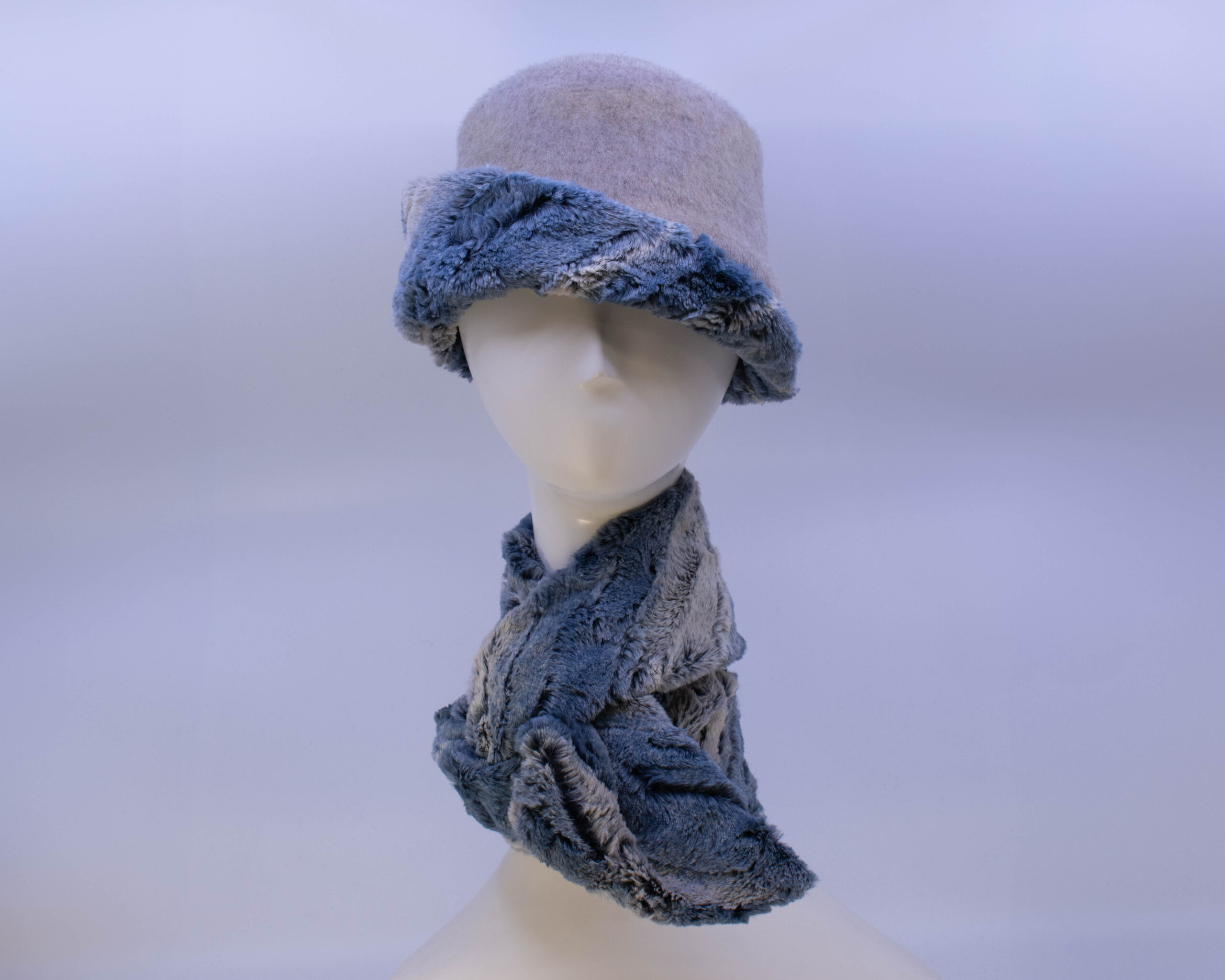 Tundra: Lauren & Scarf - Silver Mohair/Denim