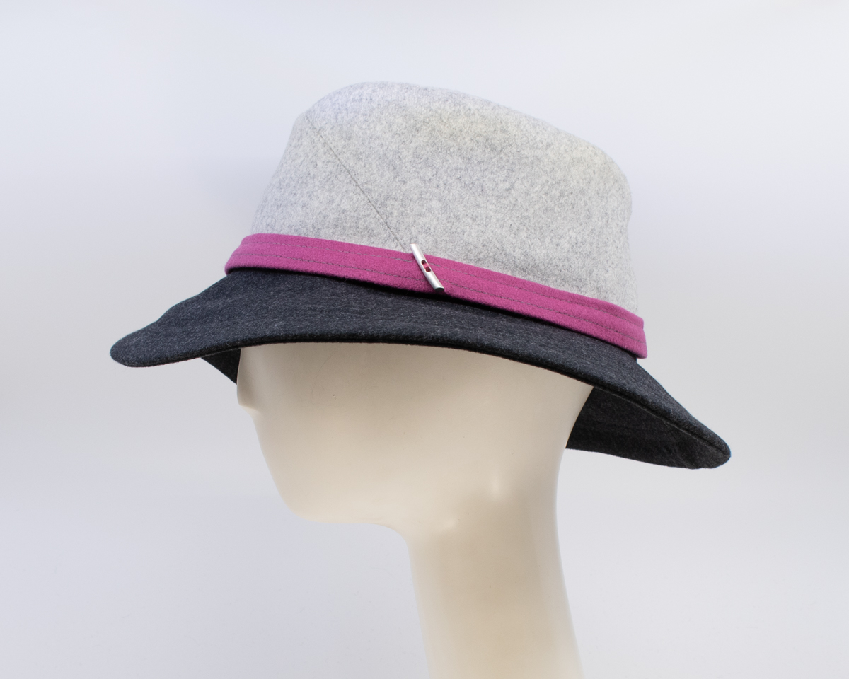 Wool Classic: Alexandra - Carnation Band (Side View)